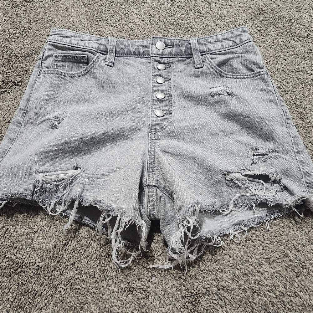 Universal Thread Gray Jean Shorts with Distressed Hem and Vintage Look Size 8